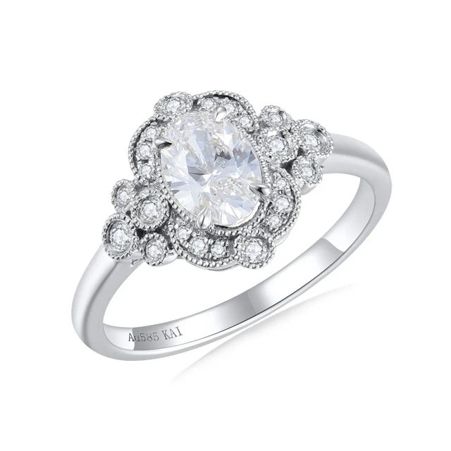Kai Shield of Love 2.2ctw Oval Lab Grown Diamond Ring in 14k Gold (All Sizes Available) For Sale In Los Angeles - Image 6 of 9
