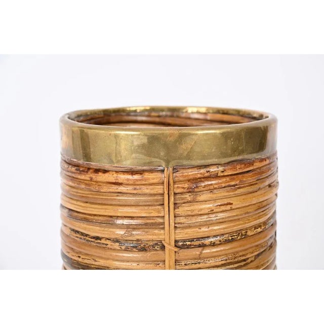Gold Mid-Century French Riviera Umbrella Stand in Rattan and Brass, Italy, 1970s For Sale - Image 8 of 13