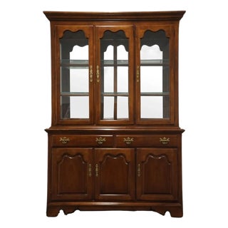 Thomasville Furniture Winston Court Collection Solid Cherry Traditional China Cabinet 20621-321 For Sale