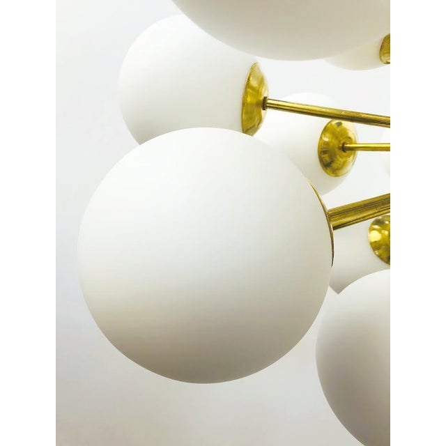 Fabio Ltd 21st Century Ovale Natural Brass Matte White Murano Sputnik Chandelier by Fabio LTD For Sale - Image 4 of 7
