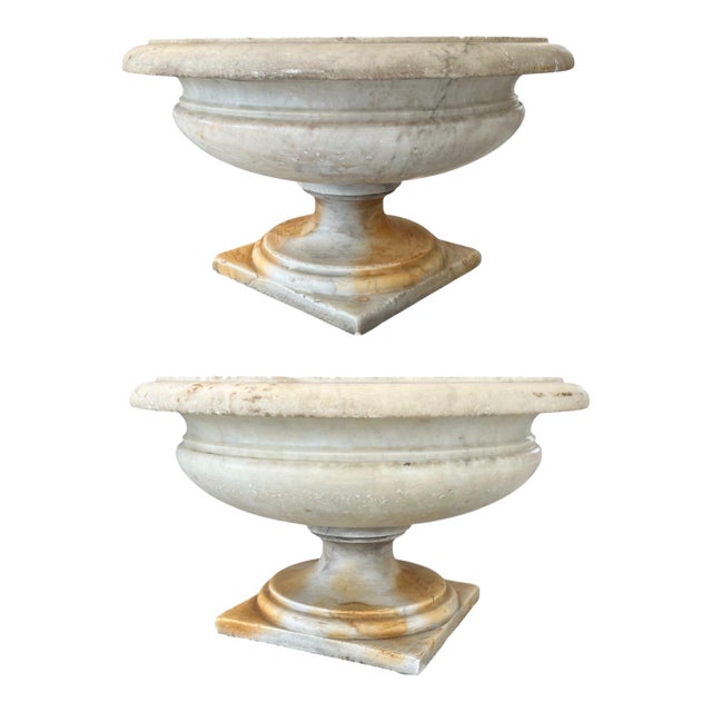 Pair of Tuscan 17th Century Marble Jardinieres For Sale