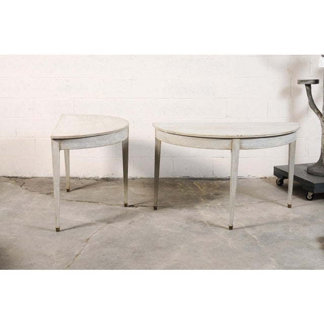 19th Century Pair of White Painted Demi-Lunes With Brass Feet, From France For Sale In Atlanta - Image 6 of 14