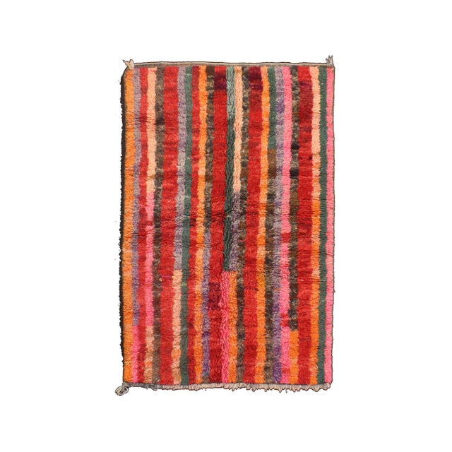 Measurements: 162 X 106 cm / 63.8 X 41.7 inches Tecnique: Knotted Age: Aged Material: Wool (Weft) - Wool (Warp)