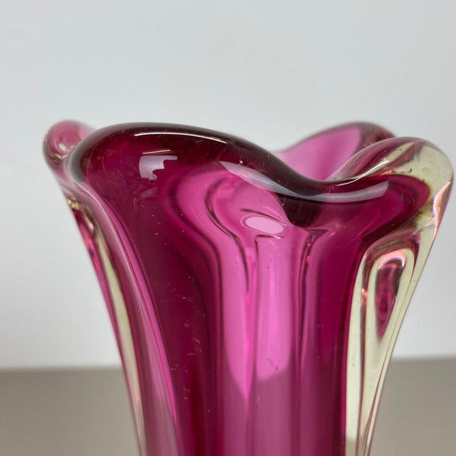 Large Sculptural Pink Murano Glass Vase, Italy, 1970s For Sale - Image 3 of 17