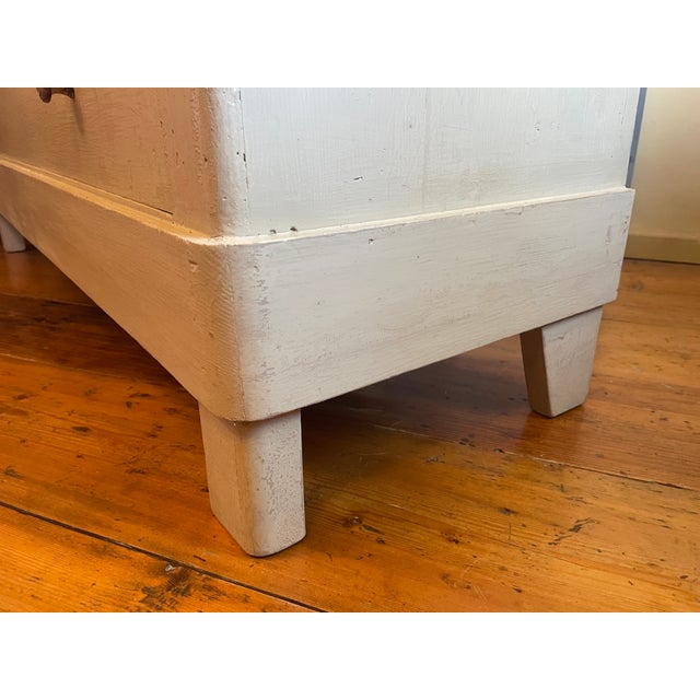 Cream Dutch Chest of Drawers in Wood For Sale - Image 8 of 18