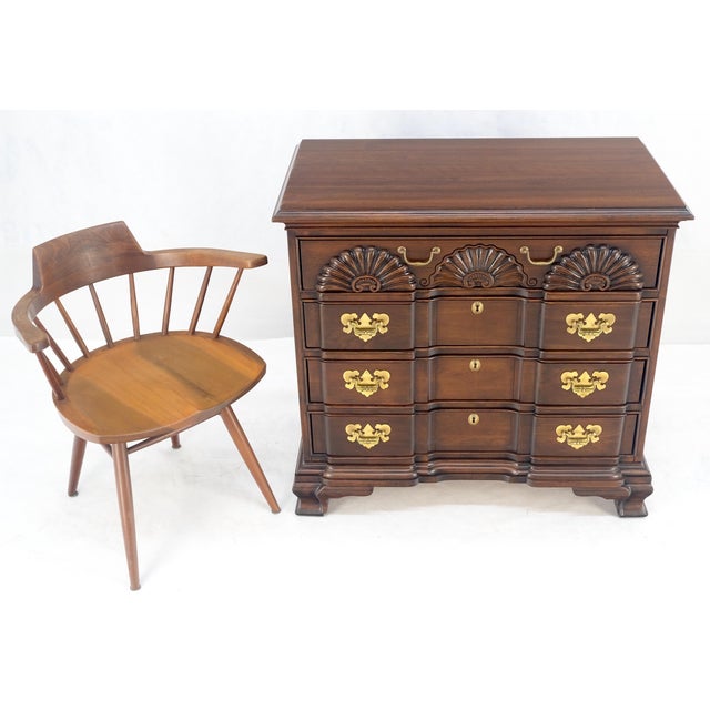 1960s Block Front Carved Scallops Brass Drop Pulls 4 Drawers Bachelor Chest For Sale - Image 5 of 11