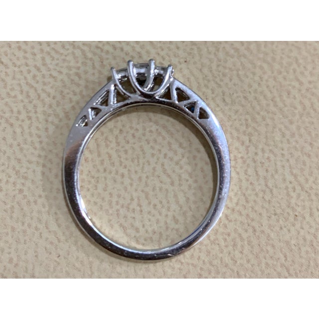 Metal Three-Stone Diamond 0.30 Carat Traditional Ring/Band 14 Karat White Gold For Sale - Image 7 of 18