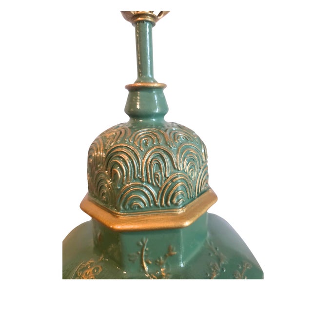 1970s Hollywood Regency Custom Lacquered Emerald Green & Gilt Chinoiserie Table Lamp For Sale - Image 15 of 18