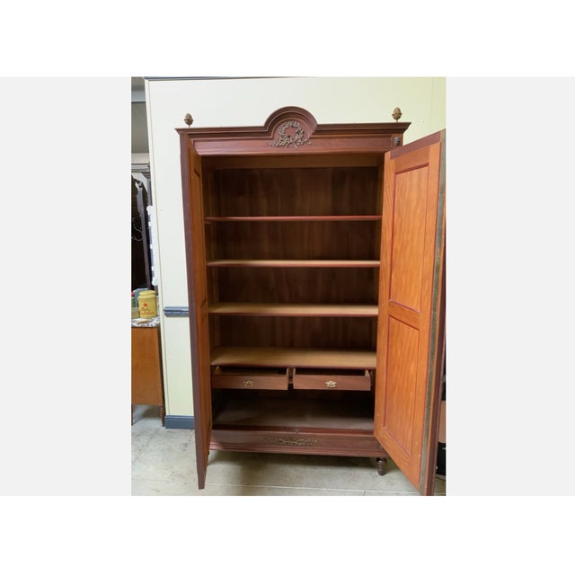 Age: circa 1900 Wood type: solid and veneered walnut Condition: very good, meticulously maintained, fully restored...