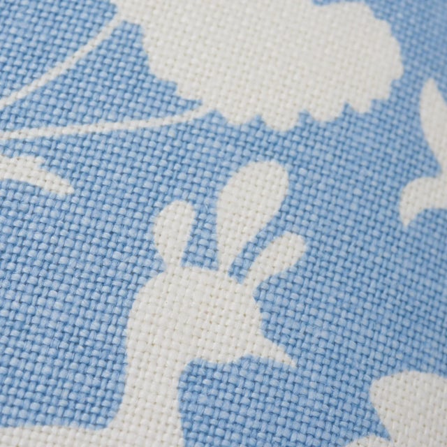 Contemporary Contemporary Schumacher Chenonceau Pillow in Sky For Sale - Image 3 of 9