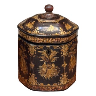 Early 19th Century Chinese Export Lacquer Tea Caddy in Cylindrical Form For Sale