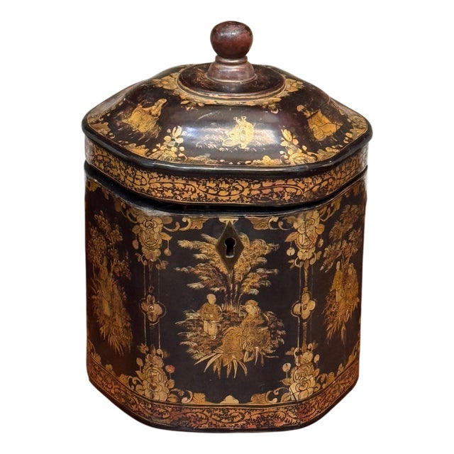 Early 19th Century Chinese Export Lacquer Tea Caddy in Cylindrical Form For Sale