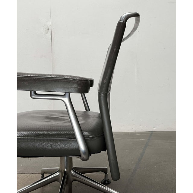 Postmodern Model AC2 Swivel Armchairs in Leather by Antonio Cittero for Vitra, 1990s, Set of 4 For Sale - Image 12 of 18