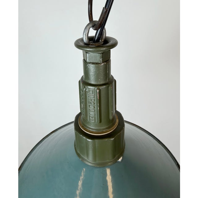Green Industrial Petrol Enamel Military Pendant Lamp with Cast Aluminium Top, 1960s For Sale - Image 8 of 17