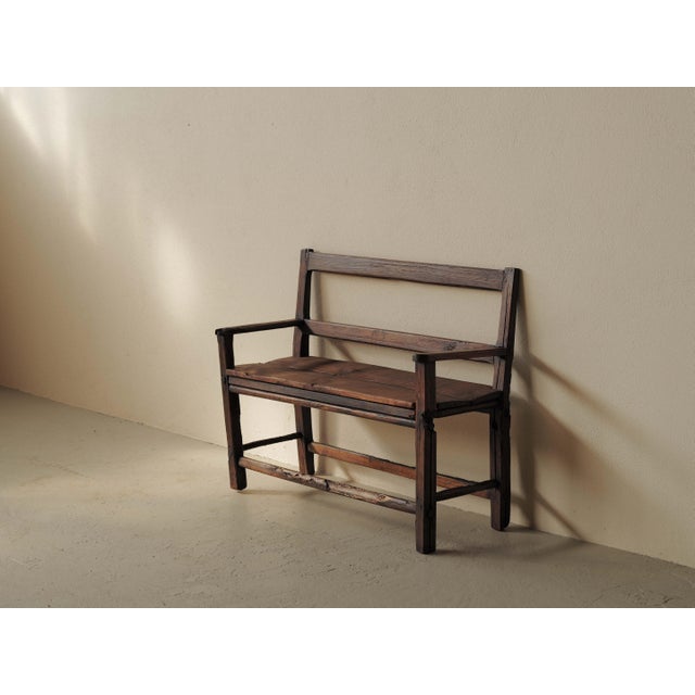 This authentic cantou bench, crafted in the Cantal region in the 19th century, reflects the simplicity and honesty of...