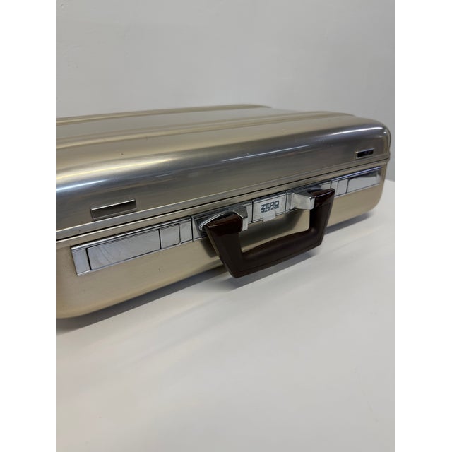 1970s Zero Halliburton Aluminum Body Attache Briefcase, 1970s For Sale - Image 5 of 15
