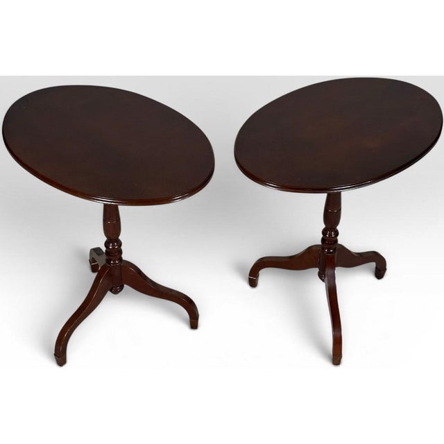 American Pair of Vintage Queen Anne Style Oval Tilt Top Accent Tables For Sale - Image 3 of 15