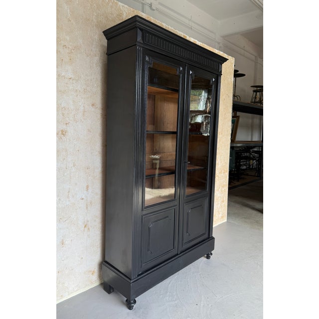 Late 19th Century French Napoleon III Style Ebonized Bookcase With Original Glass Doors For Sale - Image 13 of 18