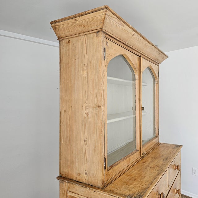 Antique English Pine Glazed Dresser Display Cabinet - Circa 1880 For Sale In Orlando - Image 6 of 17