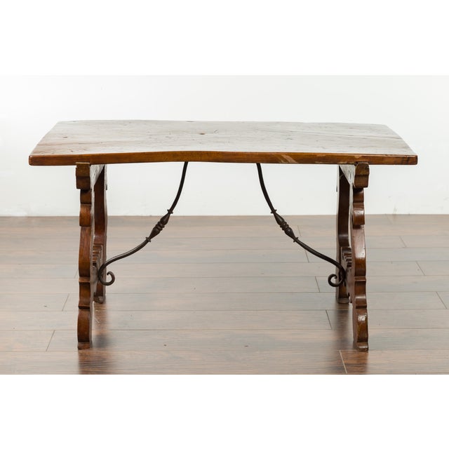 Italian 1820s Walnut Low Fratino Table with Lyre-Shaped Base and Iron Stretchers For Sale - Image 4 of 12