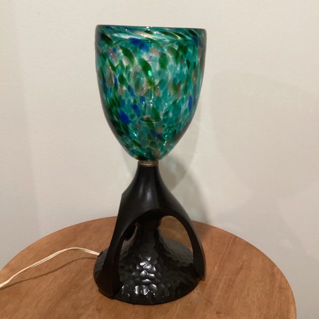 Mid 20th Century Mid Century Modern Unique Hand Crafted Table Lamp W/ Hand Blown Mottled Art Class Shade on Textured and Hammered Sculptured Base For Sale - Image 11 of 12