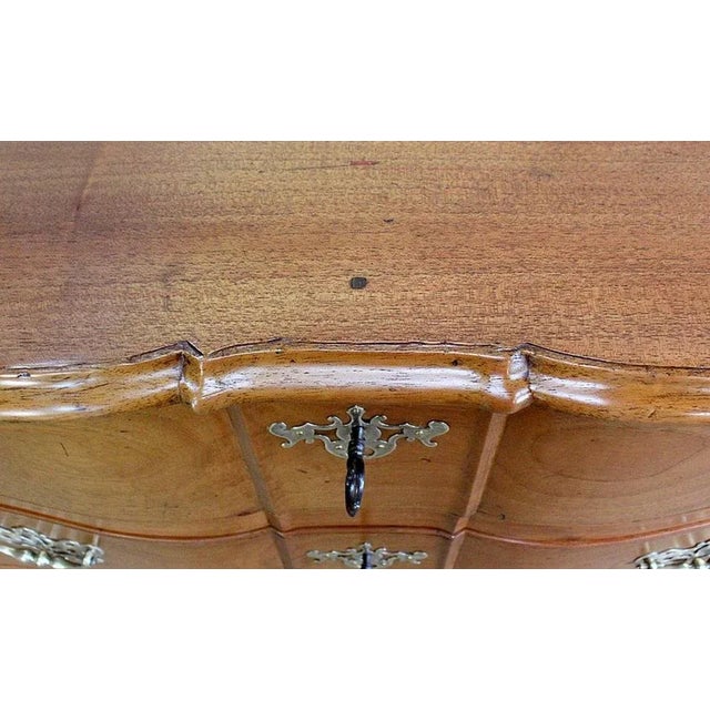 Louis XV Period Nantaise Dresser in Yellow Mahogany, 1700s For Sale - Image 10 of 18