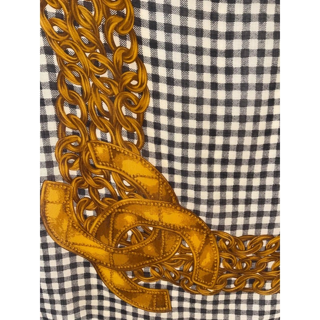 Chanel Chanel Classique Foulard En Cachemire Soie For Sale - Image 4 of 8