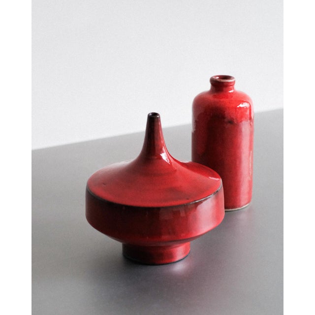 Red Glazed Ceramic Vases attributed to Rogier Vandeweghe for Amphora, Belgium, 1960s, Set of 2 For Sale - Image 6 of 6