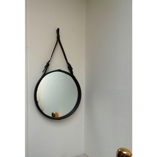 Large Sadderly Leather Round Mirror by Jacques Adnet, 1940s For Sale - Image 10 of 18