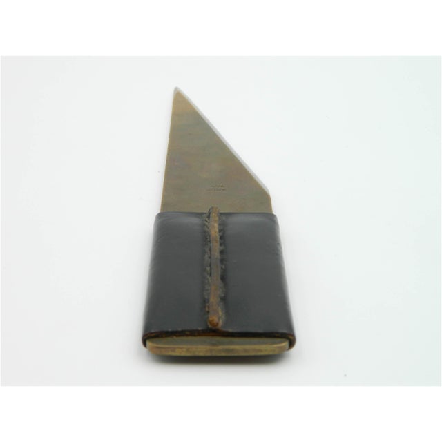 Modern Vintage Letter Opener in Brass with Leather Handle by Carl Auböck for Werkstätte Carl Auböck For Sale - Image 3 of 11