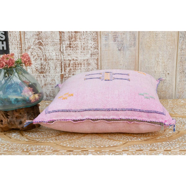 Maia Moroccan Silk Rug Pillow For Sale In Los Angeles - Image 6 of 9