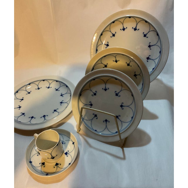 1980s New 1980s Exquisite Porcelain With Kiruna Blue-Mittsomer Set 101 Pieces For Sale - Image 5 of 14