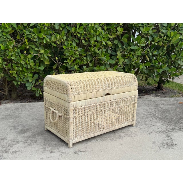 English Vintage Palm Beach Wicker Basket Blanket Chest / Storage Trunk For Sale - Image 3 of 13