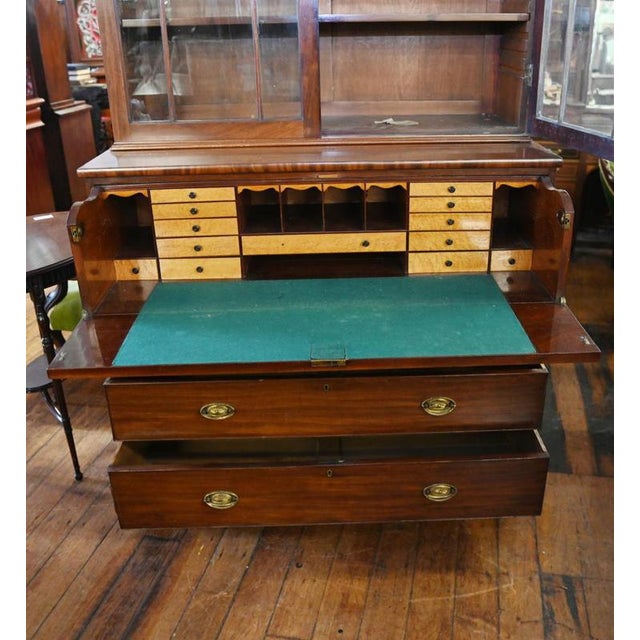 George III Secretary Bookcase in Mahogany, 1810 For Sale - Image 4 of 6