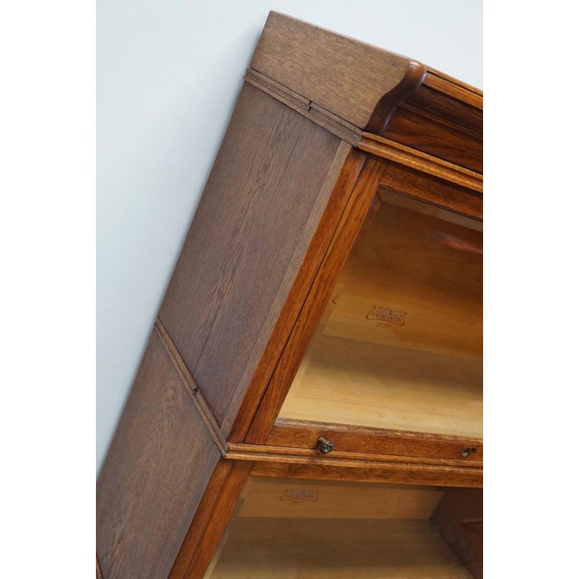 German Oak Bookcase with Folding Doors in style of Globe Wernicke, 1900s For Sale - Image 13 of 18