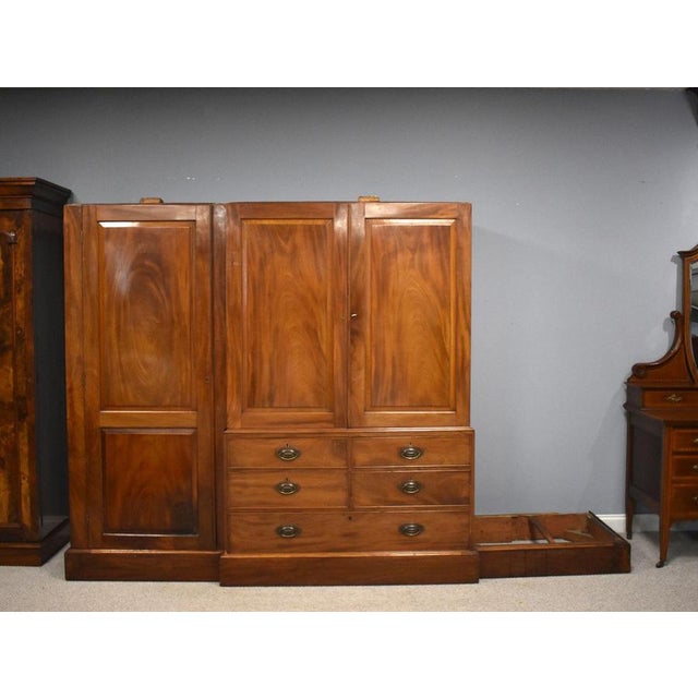 19th Century Mahogany Four-Door Breakfront Wardrobe, 1860s For Sale - Image 4 of 16