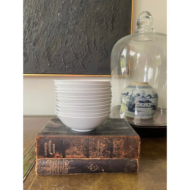 Ceramic 1950s Chloe Paris Fleuron Pink 6 1/8” Bowls Hutschenreuther - Set of Eleven (11) For Sale - Image 7 of 9