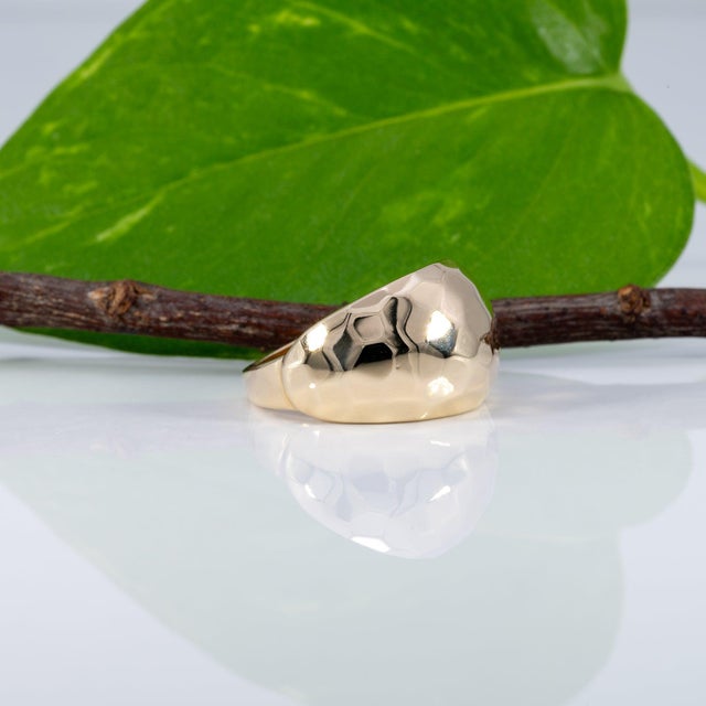 Wide Comfort Fit Estate Band Ring: Solid 14k Gold – Hammered Polished Band, Size 6 For Sale In Columbus - Image 6 of 9