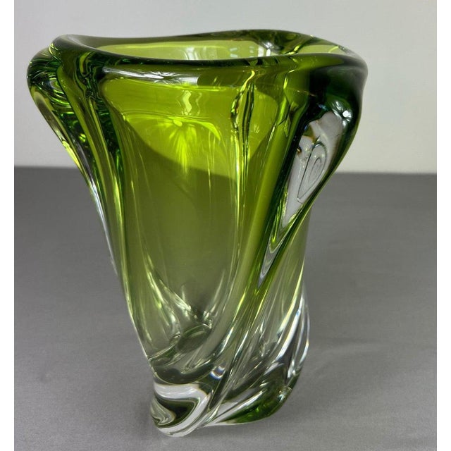Three-Branch Twisted Vase in Green For Sale - Image 11 of 11
