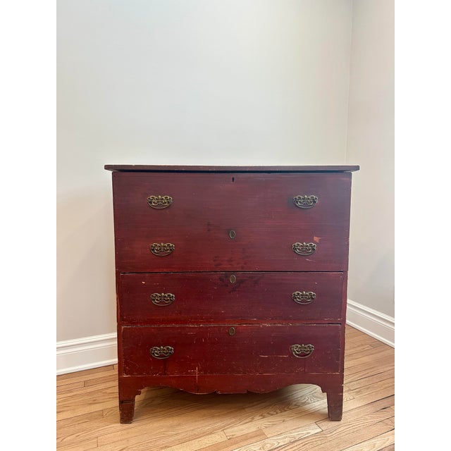 Early American Pine Large Mule Chest W/ Lift Top For Sale - Image 4 of 12
