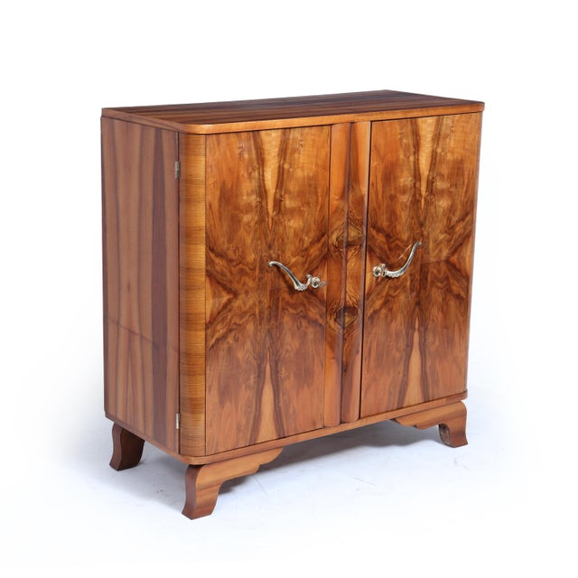 Art Deco French Walnut Two-Door Figured Buffet, 1930, in Very Good conditions. Designed 1920 to 1949