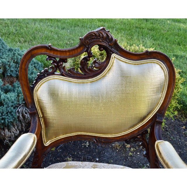 French Pair Vtg. French Louis XV Style Carved Walnut Armchairs Gold Damask Chairs For Sale - Image 3 of 18