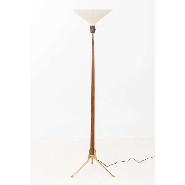 Gerald Thurston Mid 20th Century Gerald Thurston Lightolier Tripod Floor Lamp For Sale - Image 4 of 6