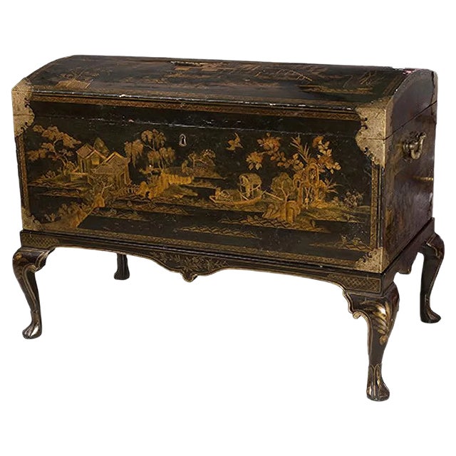 Antique British Lacquered Chest with Chinoiserie Decoration, 1900s For Sale