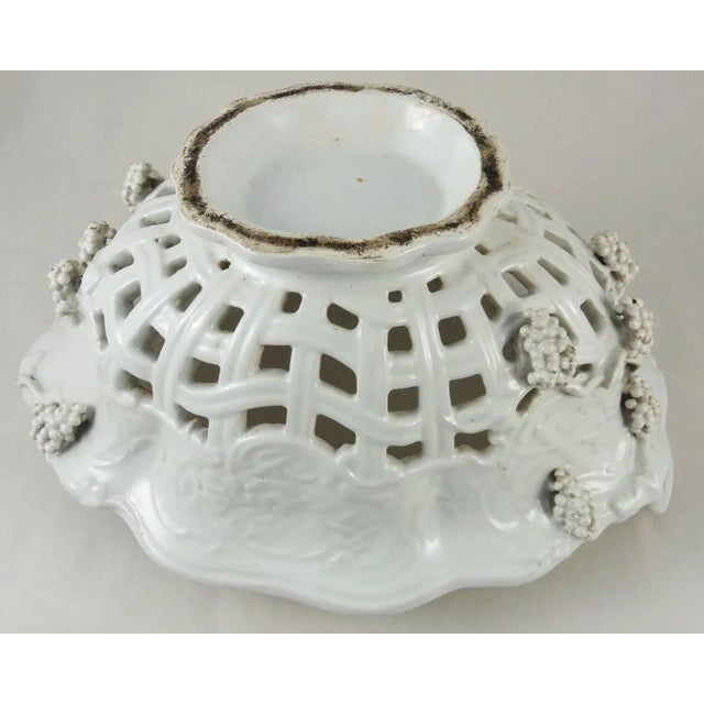 1900s French White Reticulated Grapes Basket For Sale - Image 4 of 5