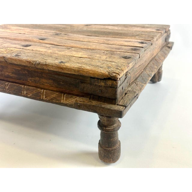 Indian Hand-Crafted Coffee Table, in Very Good conditions. Designed before 1890