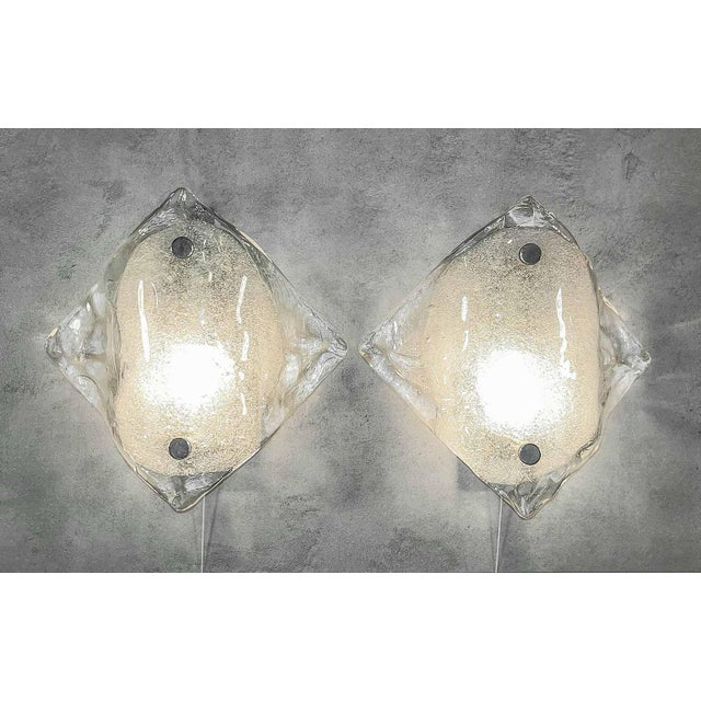 1970s Vintage Wall Sconce in Frosted Ice Glass from Kalmar Leuchten, Austria, 1970s, Set of 2 For Sale - Image 5 of 10