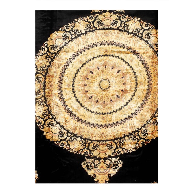 Viscose on a cotton foundation with a medallion This rug has a dense, soft pile, and excellent quality, to ensure that you...