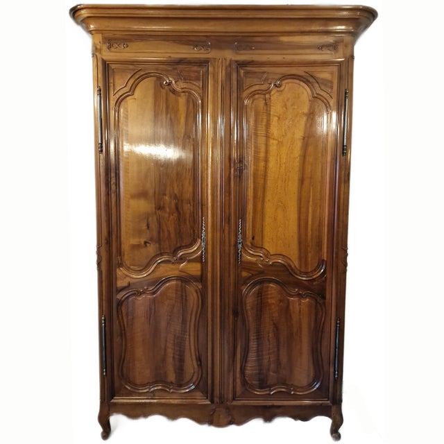 Antique French Baroque Cabinet in Walnut, 1750 For Sale - Image 17 of 17