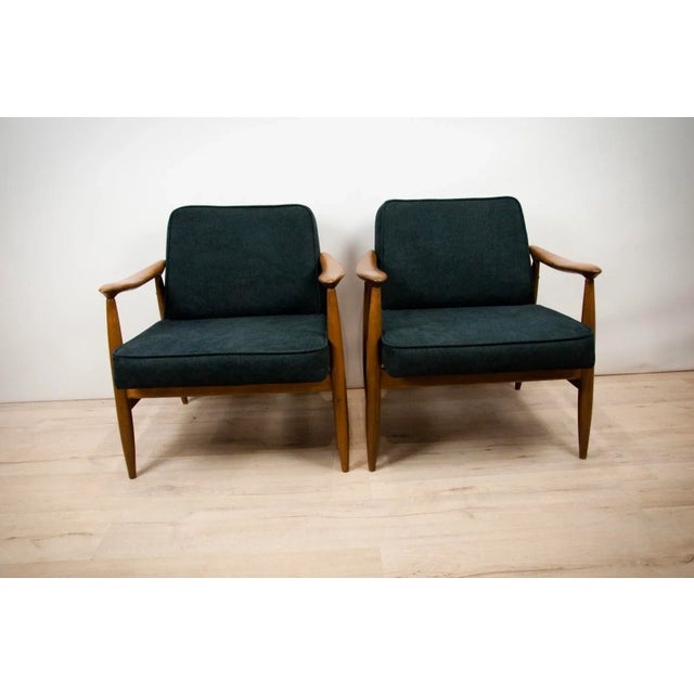 Set of GFM-87 Beech and Fabric Armchairs by Juliusz Kędziorek for Gościcińskie Fabryki Mebli, 1960s For Sale - Image 4 of 13